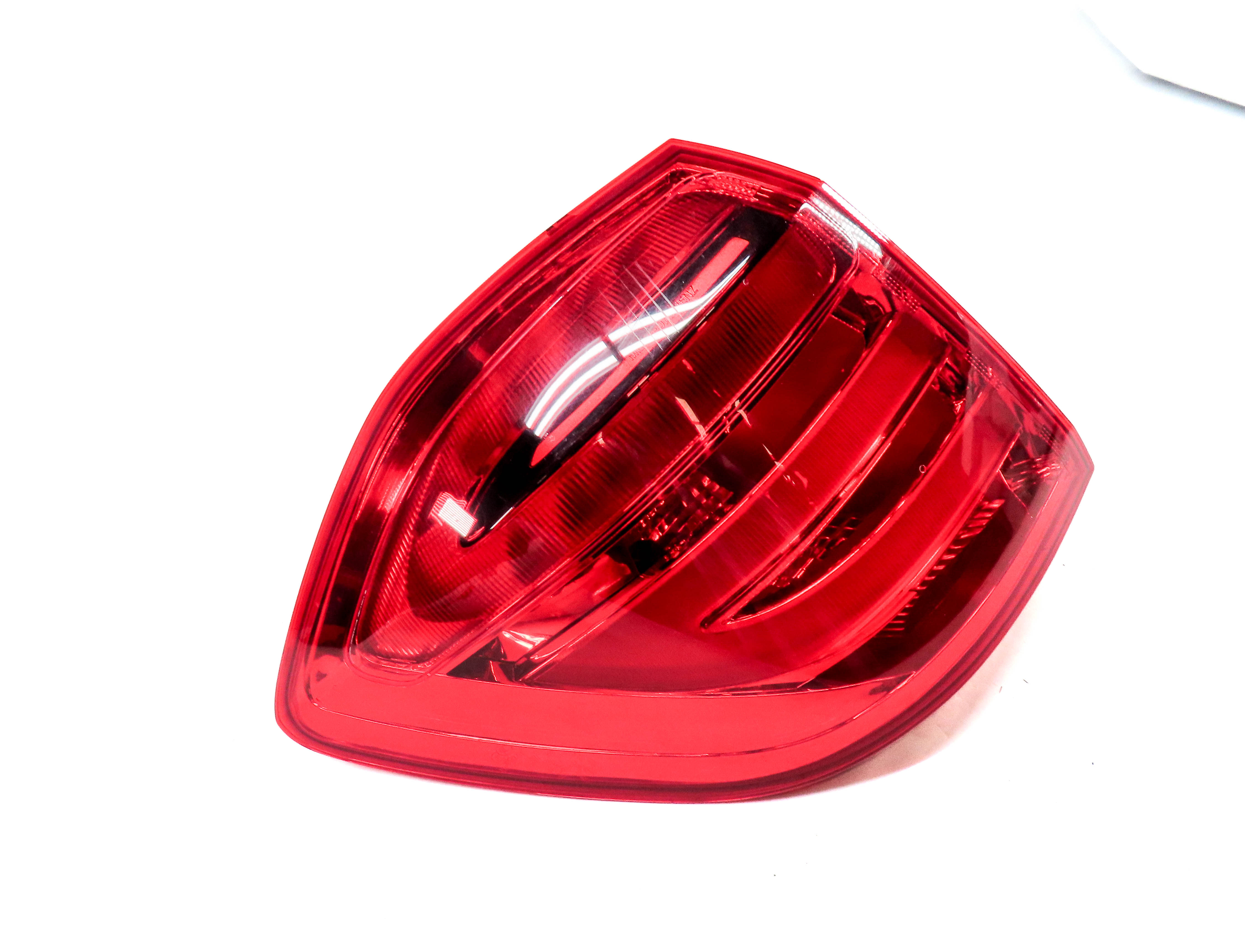 13-16 MERCEDES GL350 GL450 GL550 (X166) LEFT DRIVER TAILLIGHT BRAKE LIGHT LAMP — exact item pictured